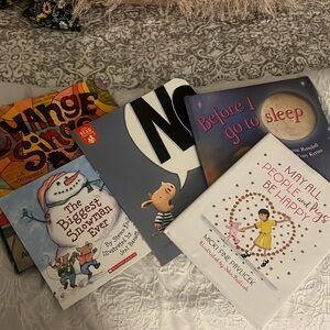 Bubdle of 5 books for kids never used